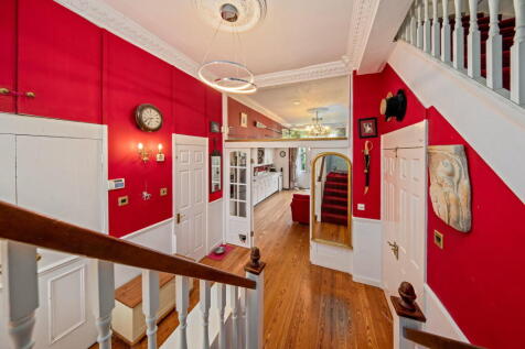 Broom Close, Teddington, TW11 9RL