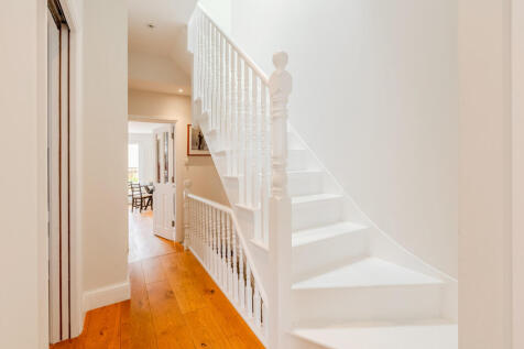 Brookwood Road, London, SW18