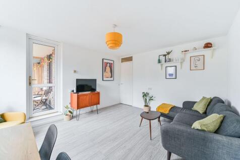 Wivenhoe Close, Peckham Rye, London, SE15