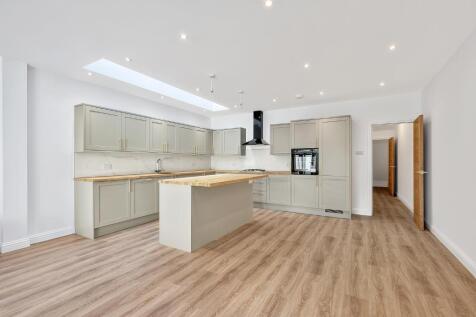 Kingston Road, Wimbledon Chase, London, SW20 8JS