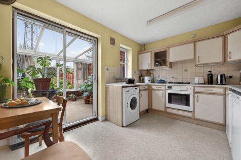 Burrow Road, London, London, SE22