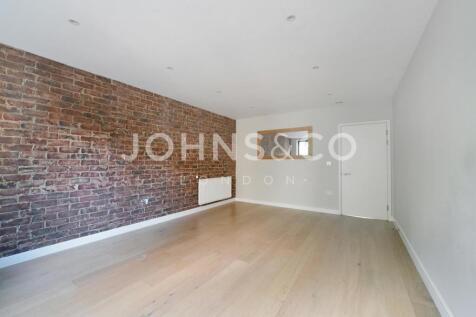 Baltic Avenue, TW8