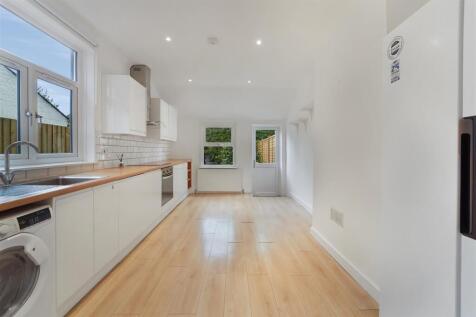Boundary Road, Colliers Wood
