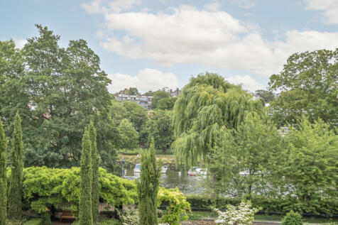 Clevedon Road, Twickenham, TW1