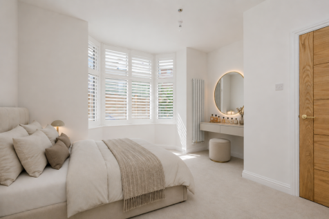 Kingston Road, London, SW20 8JS