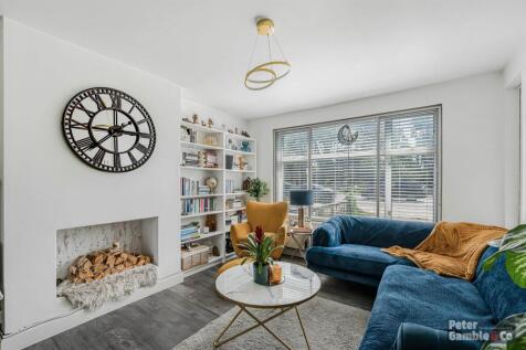 Langdale Gardens, Perivale, Greenford, UB6