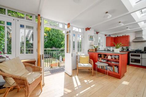 Charlwood Road, London, SW15