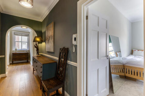 St. Loo Avenue, London, SW3