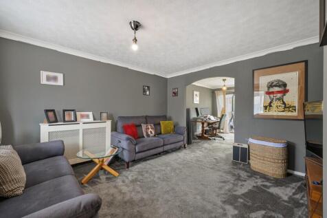 Keats Close, SW19: 3 bed 1 rec 1 bath 