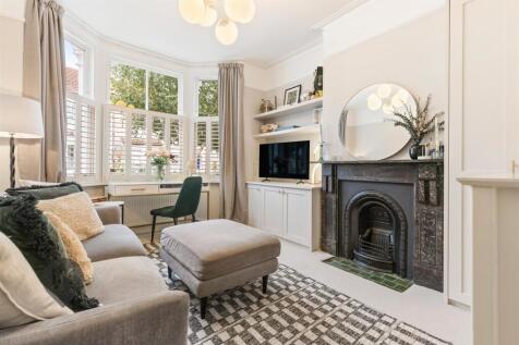 Balvernie Grove, London