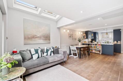 Whistler Street, 
Highbury, N5
