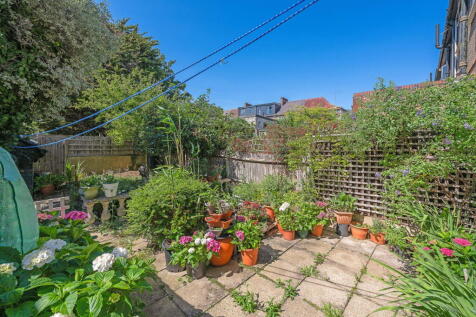Fishponds Road,London,SW17 7LG