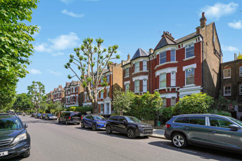 St. Quintin Avenue, London, W10