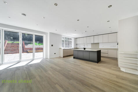 Addiscombe Road, Addiscombe, CR0