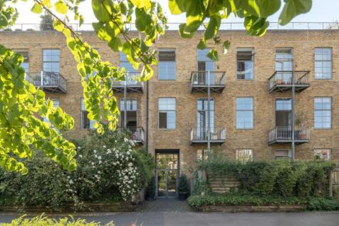 London SE17