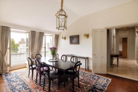 Queen's Gate, London SW7
