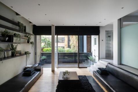 London EC1V