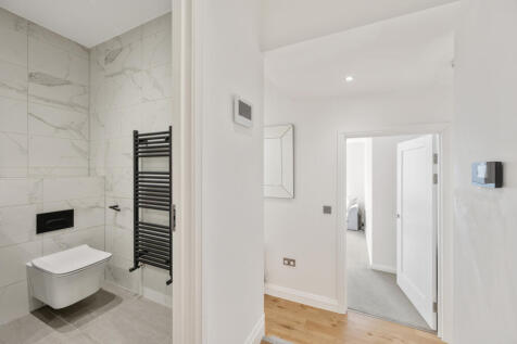 Blenheim Road, Wimbledon, SW20