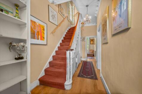 Werter Road, 
East Putney, SW15