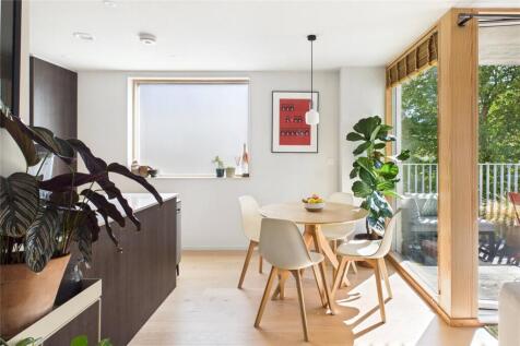 Knollys Road, London, SW16