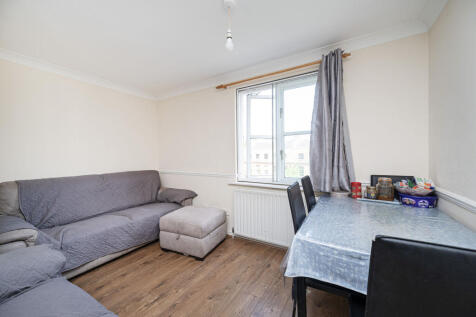 Mile End Road, Stepney, London, E1