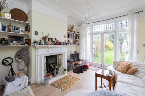 Woodwarde Road, Dulwich Village, London, SE22