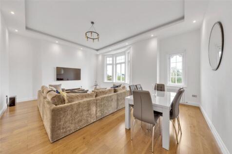 North Gate, Prince Albert Road, St John's Wood, London, NW8