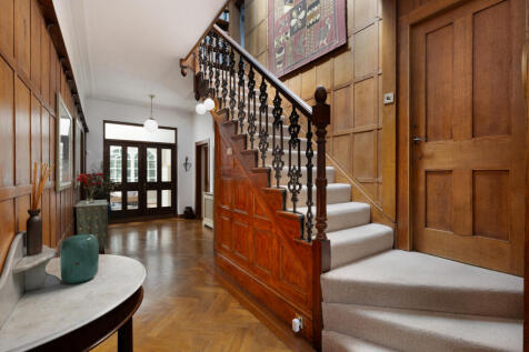 Hampton Road, Richmond, London, TW11