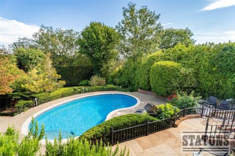 Camlet Way, Hadley Wood, Hertfordshire, EN4