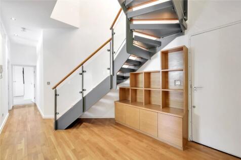 Bowling Green Lane, EC1R