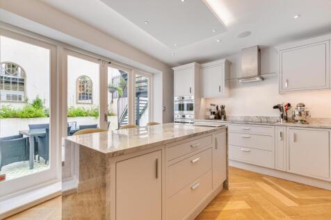 Crescent Grove, London, SW4.