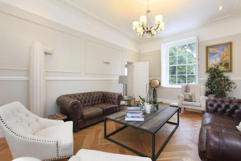 Crescent Grove, 
Clapham, SW4