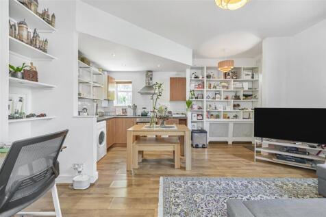 Clarence Avenue, SW4