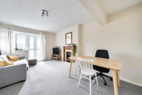 Glen Albyn Road, London, SW19