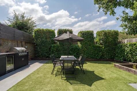 Gunnersbury Avenue, Ealing, W5