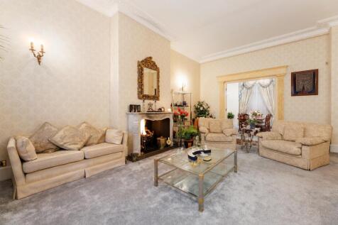 Manson Place, London, SW7