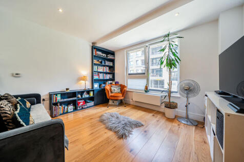Gullivers Walk, Rotherhithe, London, SE8