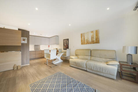 Whiting Way, London, SE16