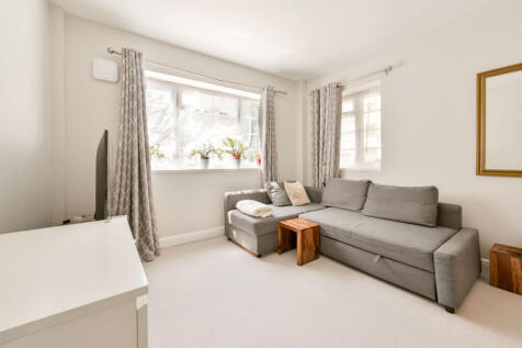 Gunnersbury Court, Acton, London, W3