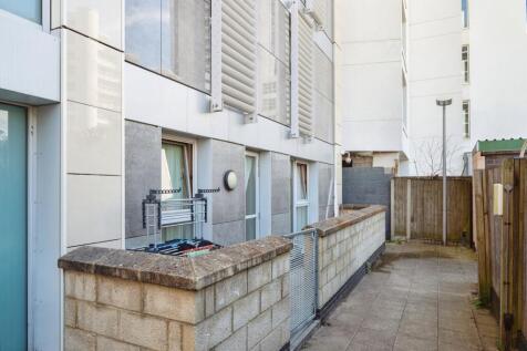 Blackwall Way, London, E14