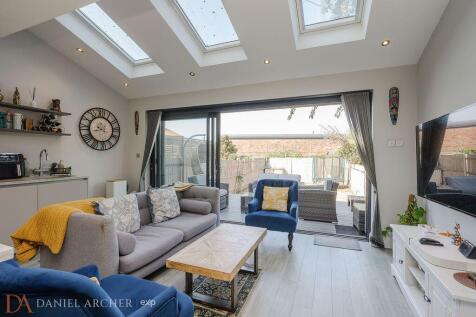 Lower Downs Road, West Wimbledon, SW20