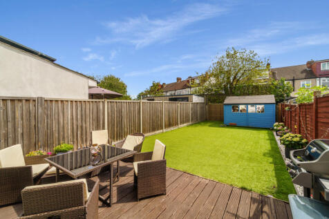 Meadow Close, Raynes Park, SW20