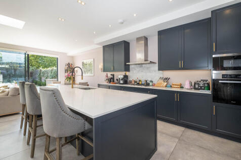 Oakwood Road, London, SW20