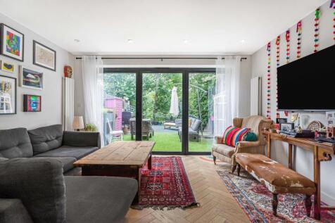 Buxhall Crescent, London