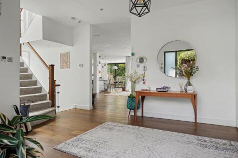 Helenslea Avenue, Golders Green, NW11