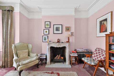 Wavendon Avenue, London