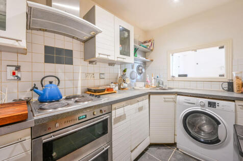 Wards Wharf Approach, Docklands, London, E16