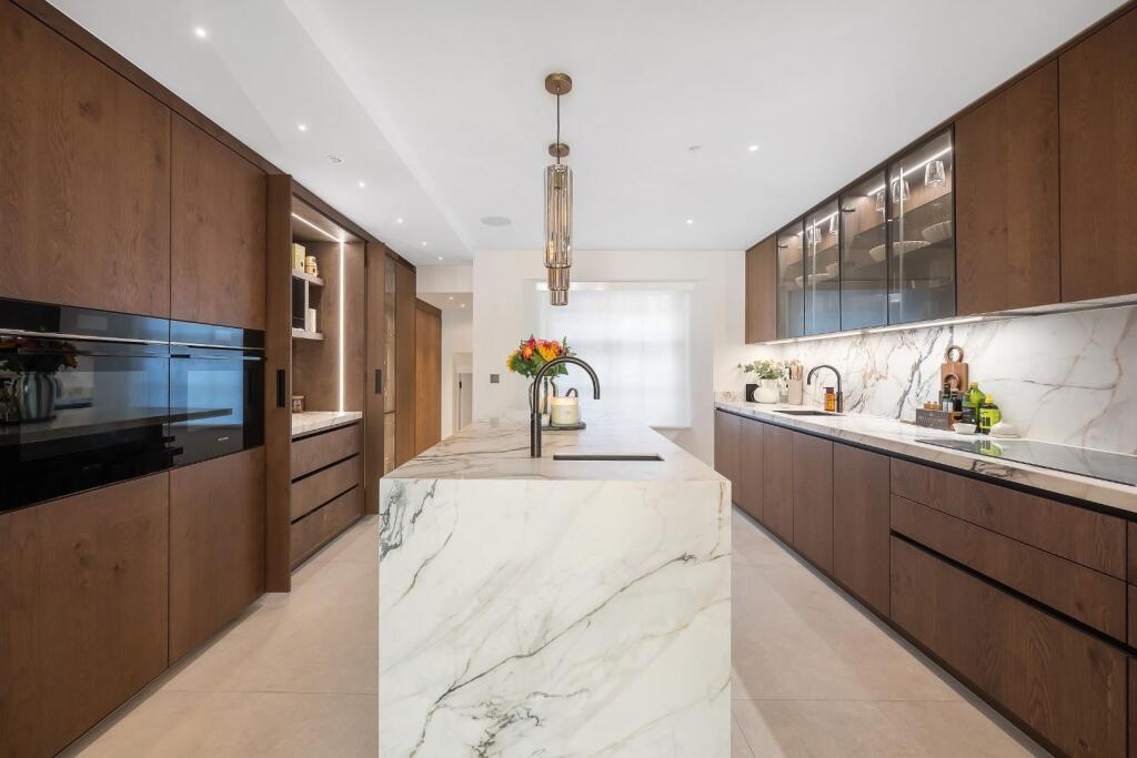 Trevor Place, Knightsbridge, SW7