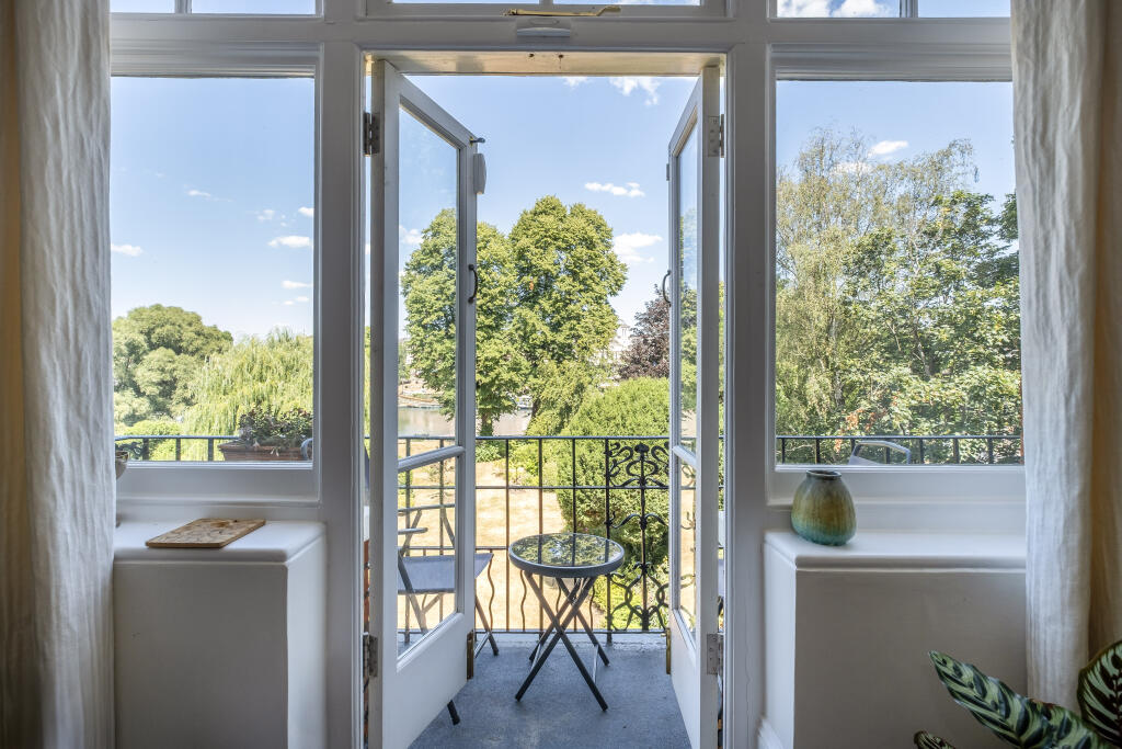 Willoughby Road, Twickenham, TW1