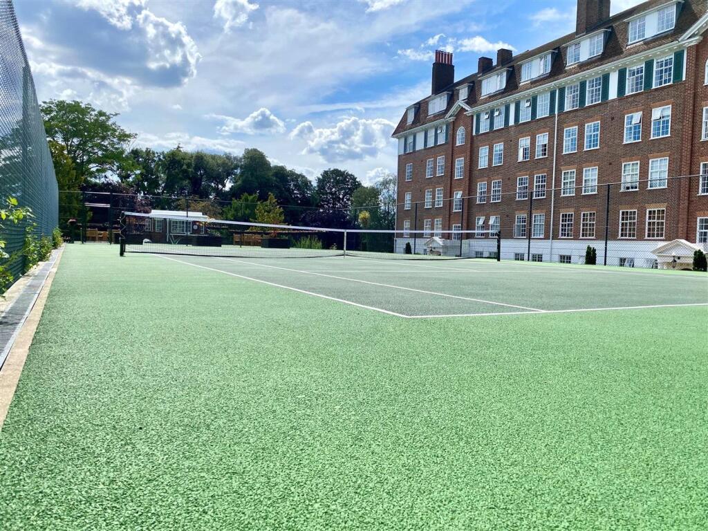 Richmond Hill Court, Richmond